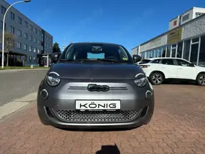 Fiat 500e 3+1 42 kWh 320 Km Reichweite  Navi - PDC
