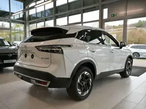 Nissan Qashqai 1.3 DIG-T MHEV Xtronic N-Conn Kam+ACC+LED Bild 5