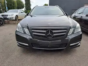 Mercedes-Benz E 220 E 220 T CDI BlueEFFICIENCY Automatik Avantgarde