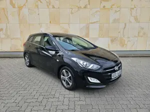 Hyundai i30 blue Trend *SHZ*PDC*KLIMA*ALU*AHK*1.HAND*