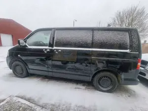 Volkswagen T5 Transporter TÜV neu 01.2028 Bild 2