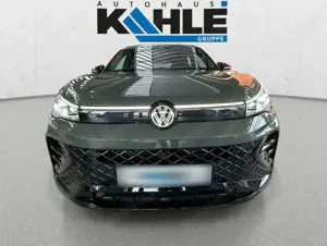 Volkswagen Tiguan 2.0 DSG DSG R-Line BlackStyle DCC Pro Pano AHK Kom Bild 3