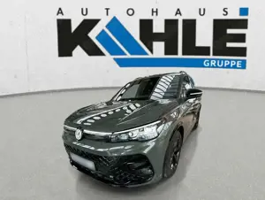 Volkswagen Tiguan 2.0 DSG DSG R-Line BlackStyle DCC Pro Pano AHK Kom Bild 2