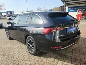 Skoda Octavia III Combi 2.0 TDI DSG Style Matrix AHK RFK HeadUp Bild 3