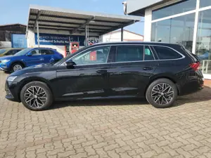 Skoda Octavia III Combi 2.0 TDI DSG Style Matrix AHK RFK HeadUp Bild 2