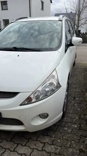 Mitsubishi Grandis 2.4 Inform Bild 2
