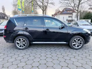 Citroen C-Crosser Exclusive 4x4 *7Sitze+Leder+AHK+Xenon*