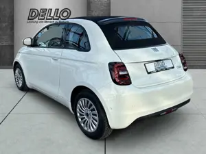 Fiat 500e Kamera Memory CarPlay DAB Keyless Memory Sitze App Bild 3