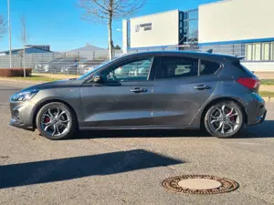 Ford Focus Lim. ST-Line X*Navi*RFK*PDC*LED* Bild 2