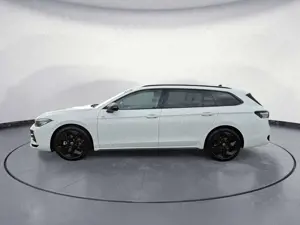 Volkswagen Passat Variant 2.0TDI DSG R-Line BlackStyle AHK Bild 3