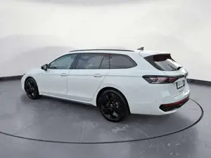 Volkswagen Passat Variant 2.0TDI DSG R-Line BlackStyle AHK Bild 4