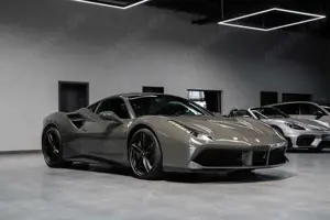 Ferrari 488 *Grigio Scuro* Racing Seat-Lift-Carbon