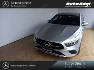 Mercedes-Benz A 180 A 180 Progressive Line Advanced/Klimaaut 581 Navi