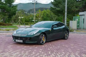 Ferrari GTC4 Lusso 6.3 V12 689PS SPECIAL COLOR