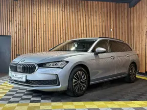 Skoda Superb Combi TDI DSG n.Modell *Navi*Kam*AHK*LED*