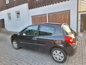 Renault Clio Bild 2