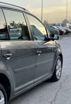 Volkswagen Touran 1.6 FSI Trendline