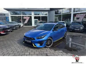 Kia Ceed / cee'd 1.6 T-GDI DCT GT+Bastuck+Tieferlegung+Navi