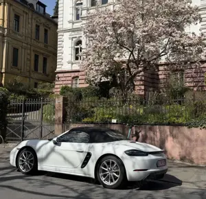 Porsche 718 Boxster (982) | Sport Chrono | Bose | Approved 04/27 | Sommer-/Winterräder | 20" Carrera