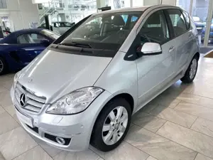 Mercedes-Benz A 200 Avg/Aut/Xenon/Sitzh/PDC/Navi/2Hd
