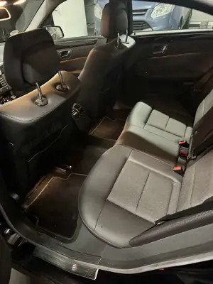 Mercedes-Benz E 200 E 200 CGI BlueEfficiency Avantgarde Limousine Bild 5