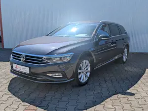 Volkswagen Passat Variant Elegance *ACC*Navi*Elektrische Heckklappe*