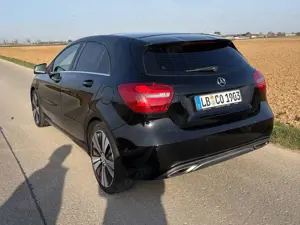 Mercedes-Benz A 200 A 200 (BlueEFFICIENCY) Urban