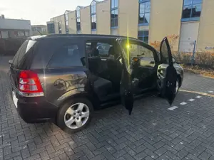 Opel Zafira Bild 3