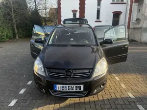 Opel Zafira Bild 2