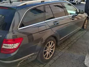 Mercedes-Benz C 220 C-Klasse T-Modell Diesel T CDI DPF Automatik Avantgarde Bild 4