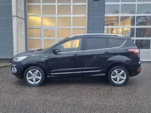 Ford Kuga 1.5 Klimaautomatik NAVI BI-XENON Bild 2