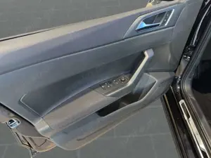 Volkswagen Polo R-Line 1,0 l TSI OPF 70 kW (95 PS) RFK-BLAC Bild 5