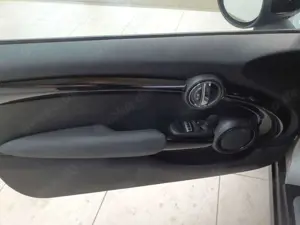 MINI Cooper SE Mini Essential Trim Bild 4