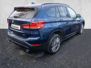 BMW X1 sDrive20i Advantage Aut. PANO AHK NAVI LED PDC V+H Bild 2