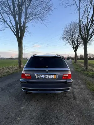 BMW 330 Bild 5