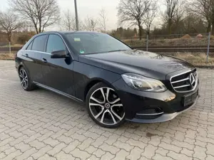 Mercedes-Benz E 300 BlueTEC 7G-TRONIC Avantgarde Bild 2