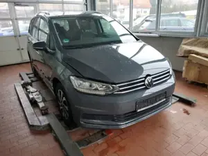 Volkswagen Touran 1.5 TSI DSG Active 3,99% El. Panodach Navi LED Spe Bild 2