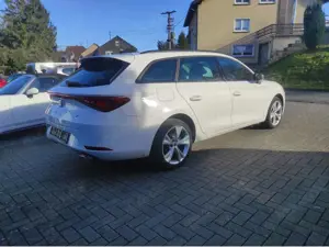 SEAT Leon FR e-Hybrid 1,4 TSI DSG/LED/NAVI/SHZ Bild 3