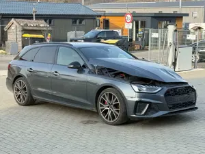 Audi A4 40 TFSI quattro/S line/BangOlufsen/Massage/Matrix