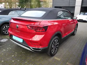 Volkswagen T-Roc Cabriolet 1.5 TSI Style DSG Nav Matrix AHK Bild 4