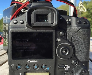 Canon EOS-1DX + 50mm 1.8 II MINT, 15K shutter actuations. boxed Bild 4
