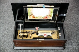 Antike Walzenspieldose Spieluhr music box Boite a Musique Mojon Manger