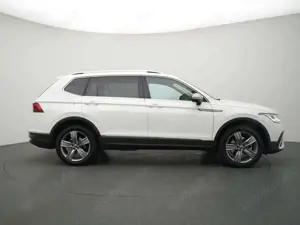 Volkswagen Tiguan Allspace Elegance 4Motion STANDHZ MATR Bild 3