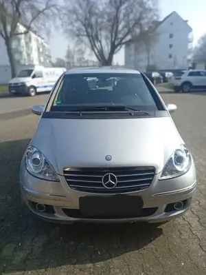 Mercedes-Benz A 150 A-Klasse  5-Türer Classic