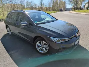 Volkswagen Golf Variant Golf VIII Variant 1.0 eTSI OPF DSG Life mit AHK Bild 3