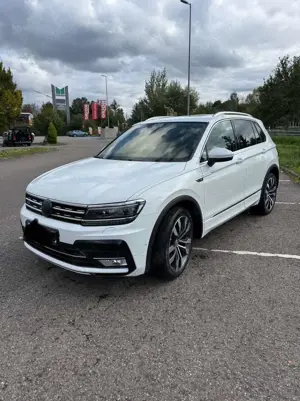 Volkswagen Tiguan 2.0 TDI SCR 4Motion Panorama Dach AHK DSG Highli Bild 2