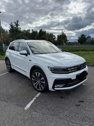 Volkswagen Tiguan 2.0 TDI SCR 4Motion Panorama Dach AHK DSG Highli