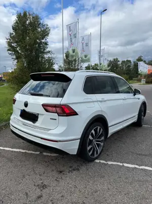 Volkswagen Tiguan 2.0 TDI SCR 4Motion Panorama Dach AHK DSG Highli Bild 5