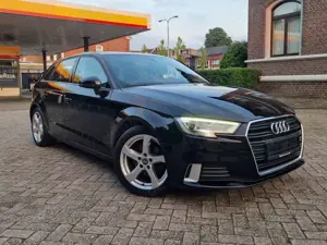 Audi A3 30 TDI Sportback S-tronic sport Automatik Bild 2