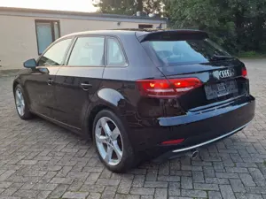 Audi A3 30 TDI Sportback S-tronic sport Automatik Bild 3